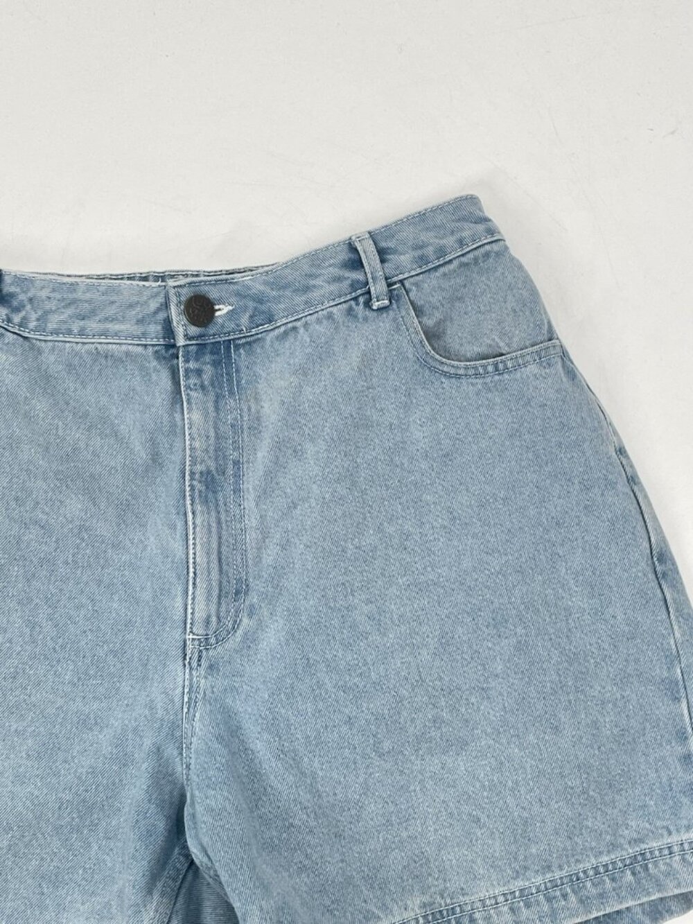 Lucy Yak High Rise Denim Shorts Light Wash Sz 32 90s Retro Ethical Indie Style - Picture 2 of 5